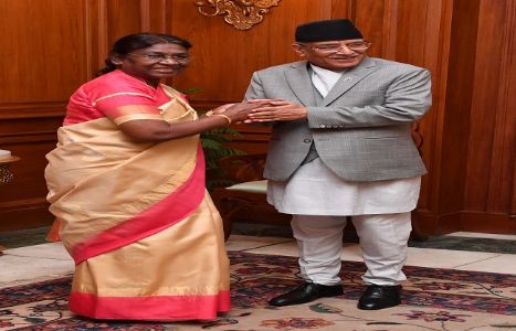 نیپال کے وزیر اعظم 'پرچنڈ' نے صدر مرمو اور نائب صدر دھنکھڑ سے ملاقات کی۔