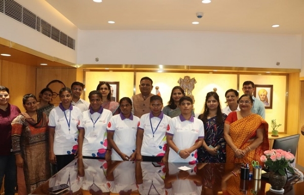 سماجی بہبود کے وزیر راج کمار آنند نے برلن اسپیشل اولمپکس میں جانے والے کھلاڑیوں سے ملاقات کی
