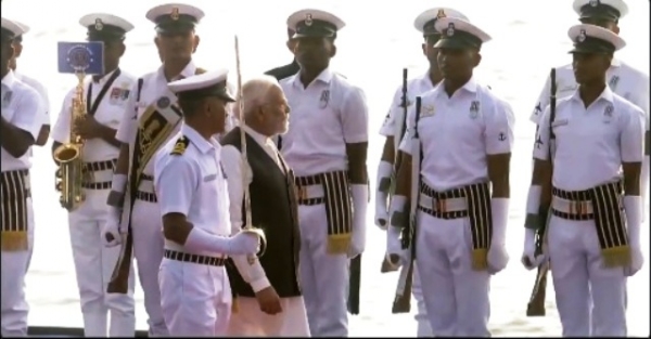 PM congratulates brave soldiers of Navy on Navy Day