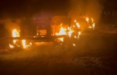 کانپور ساگر ہائی وے پر دو ٹرکوں کے درمیان تصادم کے بعد آگ بھڑک اٹھی، دو ہلاک