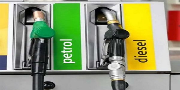 خام تیل میں تیزی کے باوجود پٹرول اور ڈیزل کی قیمتوں میں اضافہ نہیں