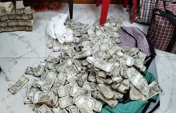 Income tax raid at Sattu trader house in South Kolkata