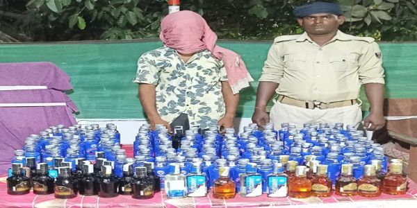 رکسول میں نیپالی شراب کے ساتھ ایک تاجر گرفتار