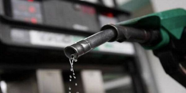 خام تیل میں اچھال کے باوجود پیٹرول اور ڈیزل کی قیمتوں میں تبدیلی نہیں