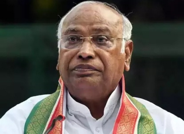 Kharge letter to PM, asked time, wants to tell party menifesto