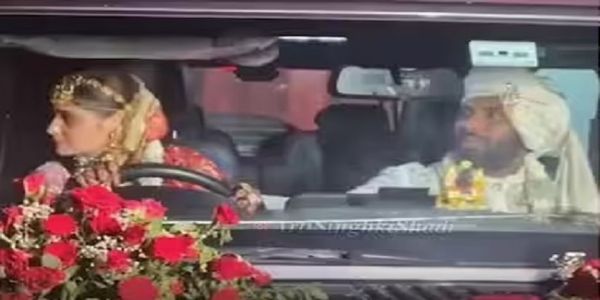شادی کے بعد اداکارہ آرتی سنگھ خود گاڑی چلا کر سسرال پہنچیں ، ویڈیو وائرل