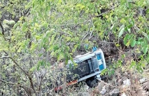 Private bus fell into deep ditch,28 injured
