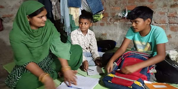 گیا: چار بچوں کی ماں کو پڑھنے کی ہے خواہش، لیکن اسکول میں نہیں مل رہاہے داخلہ