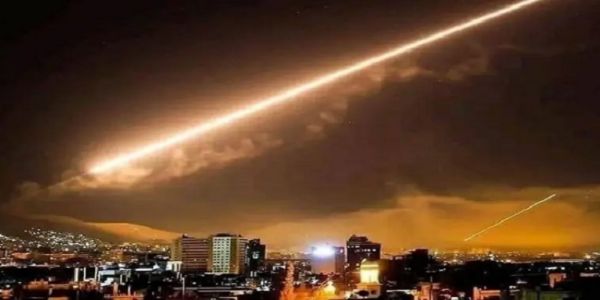 دمشق کے نواح میں اسرائیلی حملے کے نتیجے میں آٹھ فوجی زخمی