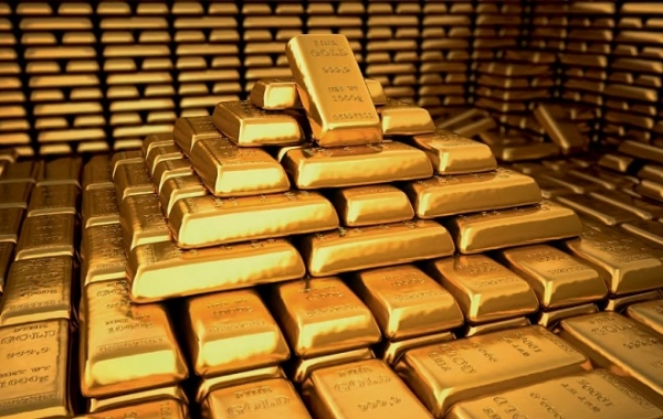 Gold becomes expensive, no change in the price of silver