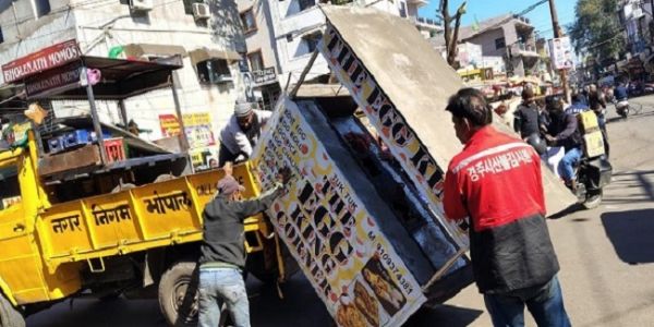 میونسپل کارپوریشن نے جہانگیر آباد کے علاقے سے سرکاری اراضی سے تجاوزات ہٹا ئیں