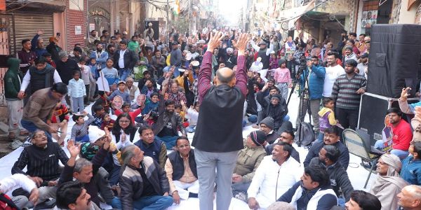 اتم نگر اسمبلی حلقہ سے کانگریس امیدوار مکیش شرما کومہاپنچایت میں لوگوں کی کھلی حمایت