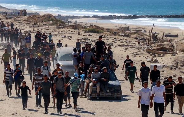 Gaza ceasefire takes effect, Israeli troop withdrawal begins