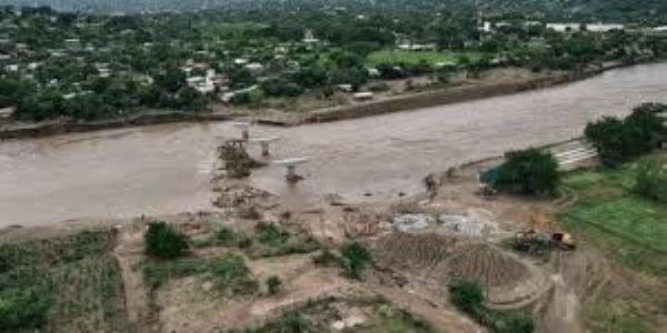 میکسیکو میں شدید بارشوں سے سیلاب اور لینڈ سلائیڈنگ کے نتیجے میں تقریباً 28 افراد ہلاک