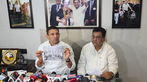 جیتو پٹواری نے وزیر صحت سے استعفے کا مطالبہ کیا، ڈرگ کنٹرولر کے خلاف ایف آئی آر کا مطالبہ