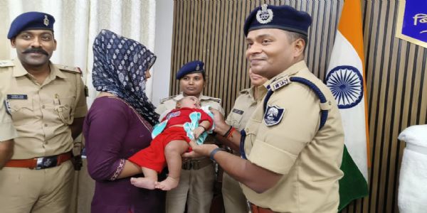 نوزائیدہ بچوں کی اسمگلنگ کرنے والے گروہ کا پردہ فاش ، تین گرفتار، بچہ بحفاظت برآمد