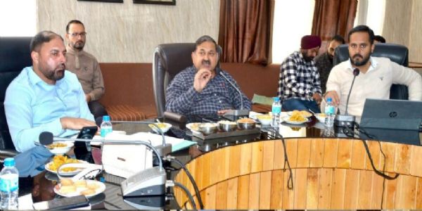 پونچھ کے ضلع مجسٹریٹ کی جانب سے محصولات کے محکمہ کی جائزہ میٹنگ