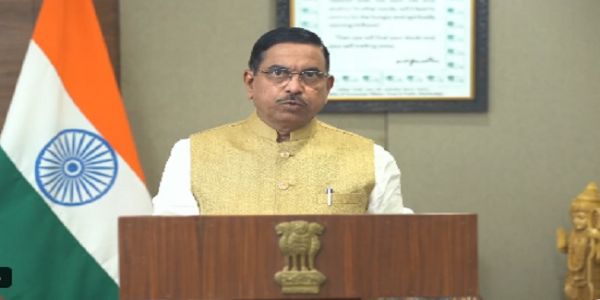 بی آئی ایس کو صارفین سے متعلق پہل اور رسائی کو مضبوط کرنا چاہئے: پرہلاد جوشی