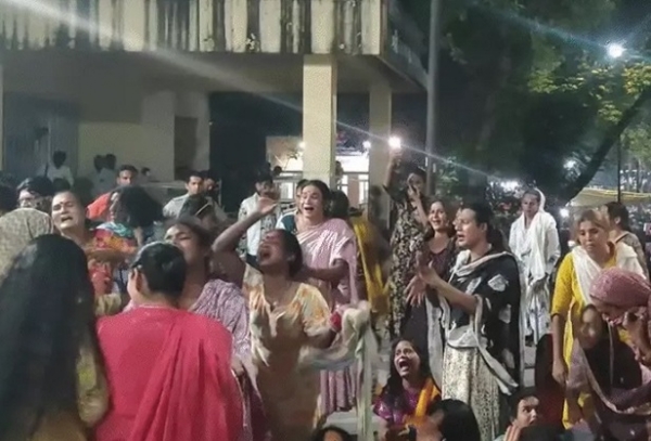 اندور میں 24 خواجہ سراؤں نے ایک ساتھ زہریلا مادہ پی لیا، ایم وائی اسپتال میں داخل