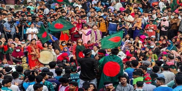 بنگلہ دیش میں جولائی چارٹر پر ریفرنڈم کرانے کے معاملے میں سیاسی جماعتوں میں اختلاف