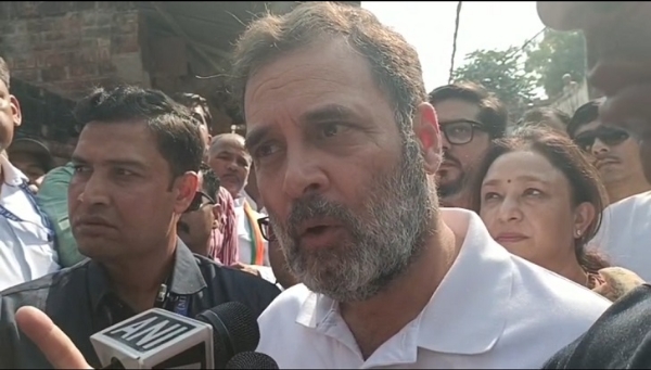 Rahul Gandhi meets family of deceased Hariom Balmiki