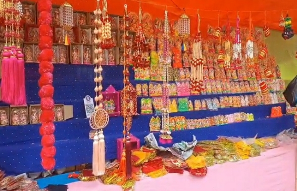 دھنتیرس پربازاربڑھی بازار کی رونق