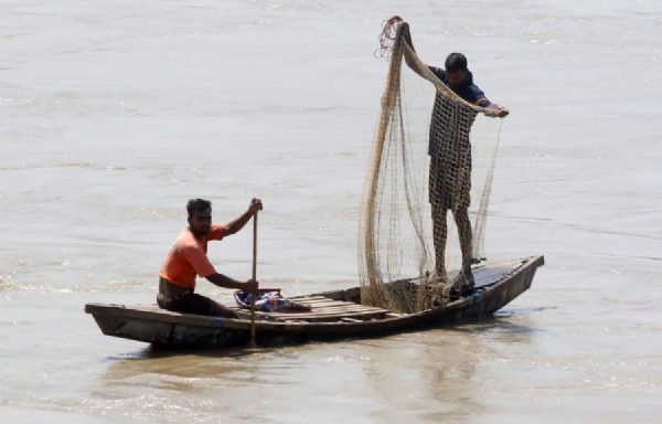 STORM WARNING ISSUED FOR COASTAL FISHERMEN