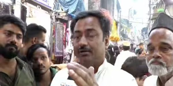 وارانسی میں دال منڈی کے دکاندار خریداری کو لے کر پرجوش، لیکن چوڑائی کی کارروائی سے اب بھی افسردہ ہیں۔