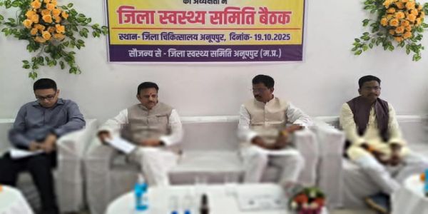 اسپتالوں میں مریضوں کو بہتر طبی سہولیات فراہم کرنا حکومت کی اولین ترجیح: نائب وزیراعلیٰ شکلا