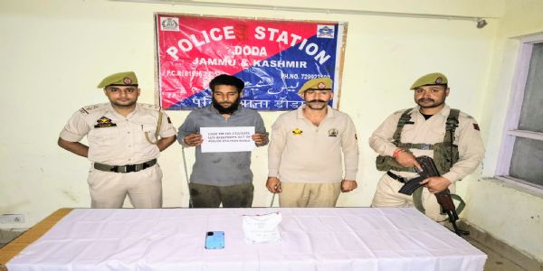 ڈوڈہ پولیس نے ایک شخص کو منشیات سمیت گرفتار کیا۔