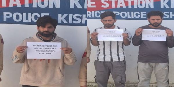 کشتواڑ پولیس نے تین بدنام زمانہ منشیات فروشوں کو گرفتار کیا