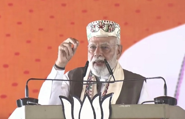 پی ایم مودی نے سمستی پور کے لوگوں سے بھری دوپہر میں موبائل کی فلیش لائٹ کیوں آن کرائی؟ پی ایم مودی نے سمستی پور کے لوگوں سے بھری دوپہر میں موبائل کی فلیش لائٹ کیوں آن کرائی؟