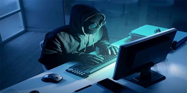 دوارکا پولیس نے گوا سے ایک شاطر ٹھگ کو گرفتار کیا