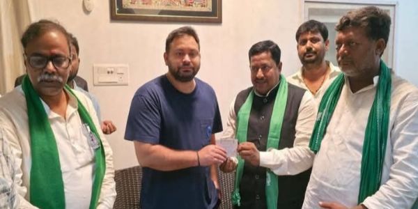 نتیش کمار کو بڑا جھٹکا، آرجے ڈی میں شامل ہوئے سابق ضلع صدر الطاف عالم راجو