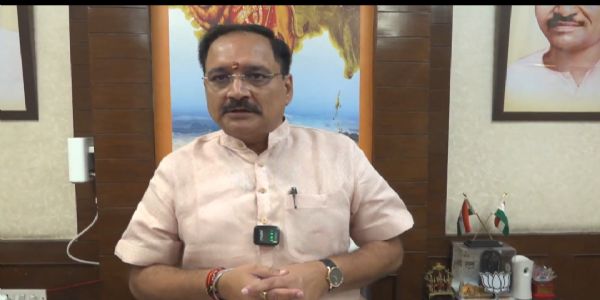 ’آپ‘ چھٹھ گھاٹوں کی ترقی اور صفائی پر کیوں اعتراض کررہی ہے: سچدیوا