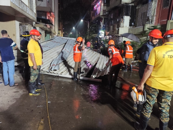 THANE DISASTER CELL ON ALERT DURING DIWALI, HANDLES 42         CASES IN FIVE DAYS THANE DISASTER CELL ON ALERT DURING DIWALI, HANDLES 42         CASES IN FIVE DAYS
