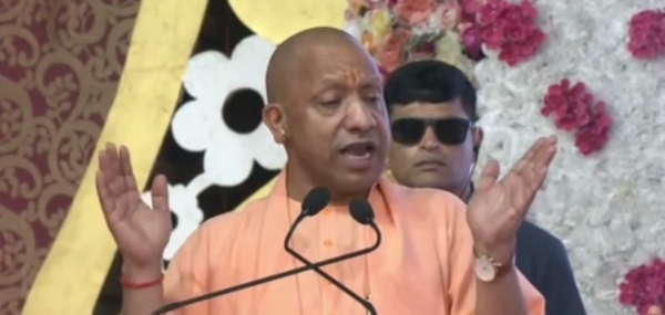 اب کوئی بھی صفائی ملازمین کا استحصال نہیں کر سکتا، 16 سے 20 ہزار روپے سیدھے ان کے کھاتوں میں جائیں گے: یوگی آدتیہ ناتھ اب کوئی بھی صفائی ملازمین کا استحصال نہیں کر سکتا، 16 سے 20 ہزار روپے سیدھے ان کے کھاتوں میں جائیں گے: یوگی آدتیہ ناتھ