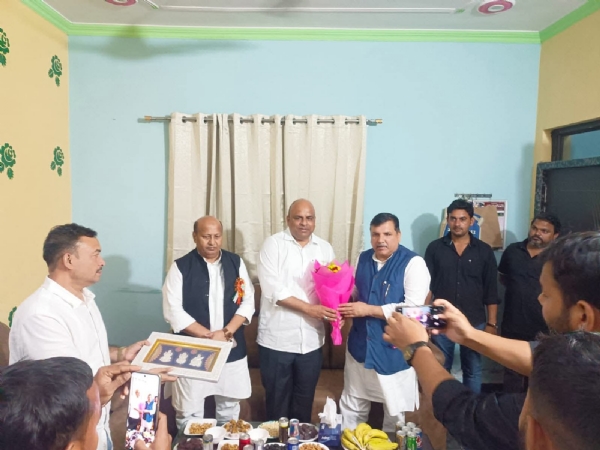 یہ ہندوستان نہ تمہارا ہے نہ میرا، سب کا ہے: سنجے سنگھ یہ ہندوستان نہ تمہارا ہے نہ میرا، سب کا ہے: سنجے سنگھ