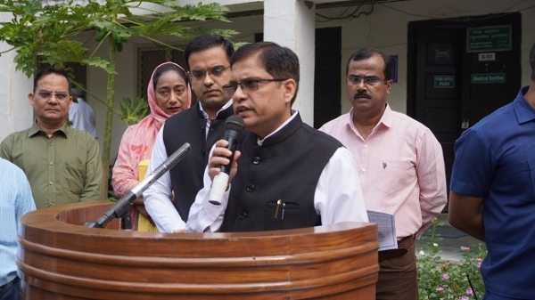 مسجل،جامعہ ملیہ اسلامیہ نے ایمان داری بیداری ہفتہ دوہزار پچیس تقریب کے حصے کے طورپرملازمین کو ایمان داری کا حلف دلایا مسجل،جامعہ ملیہ اسلامیہ نے ایمان داری بیداری ہفتہ دوہزار پچیس تقریب کے حصے کے طورپرملازمین کو ایمان داری کا حلف دلایا