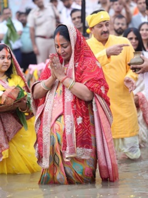 Delhis Chhath Puja confluence of devotion, folk culture: Rekha Delhis Chhath Puja confluence of devotion, folk culture: Rekha