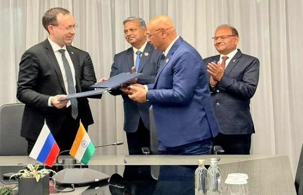 ہندوستان اور روس مشترکہ طور پر ایس جے-100 سویلین مسافر بردار طیارے تیار کریں گے، ایچ اے ایل کے ساتھ معاہدہ ہندوستان اور روس مشترکہ طور پر ایس جے-100 سویلین مسافر بردار طیارے تیار کریں گے، ایچ اے ایل کے ساتھ معاہدہ