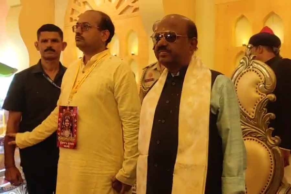 بنگال میں ایس آئی آر پر کوئی مسئلہ نہیں ، جمہوریت کافی مضبوط ہے : گورنر آنند بوس