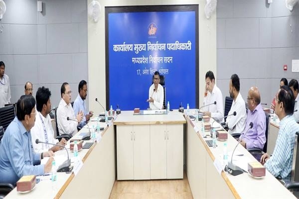 تسلیم شدہ قومی سیاسی جماعتیں لازمی طور پر بی ایل اے کی تقرری کریں: چیف الیکٹورل آفیسر تسلیم شدہ قومی سیاسی جماعتیں لازمی طور پر بی ایل اے کی تقرری کریں: چیف الیکٹورل آفیسر