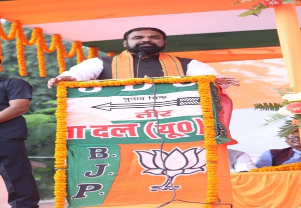 سرکاری نوکری کے نام پر عوام کو گمراہ کر رہا ہےعظیم اتحاد : سمراٹ چودھری سرکاری نوکری کے نام پر عوام کو گمراہ کر رہا ہےعظیم اتحاد : سمراٹ چودھری