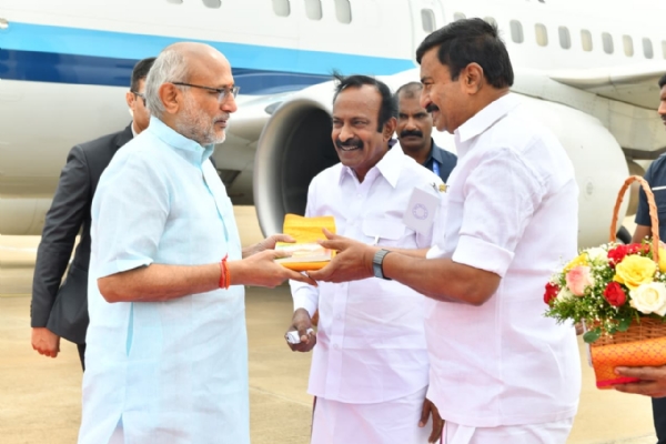 نائب صدر کا عہدہ میرے لیے کوئی اعزاز نہیں ہے بلکہ تمام تملوں اور کوئمبٹور کے لیے ایک اعزاز ہے: سی پی رادھا کرشنن نائب صدر کا عہدہ میرے لیے کوئی اعزاز نہیں ہے بلکہ تمام تملوں اور کوئمبٹور کے لیے ایک اعزاز ہے: سی پی رادھا کرشنن