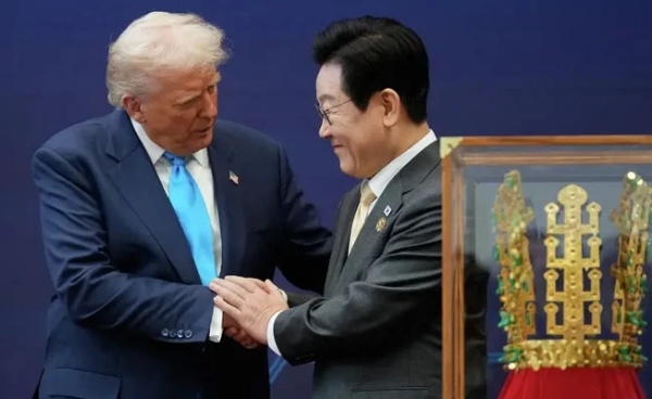 جنوبی کوریا کے صدر نے ٹرمپ کو ملک کے سب سے بڑے اعزاز سے نواز ا جنوبی کوریا کے صدر نے ٹرمپ کو ملک کے سب سے بڑے اعزاز سے نواز ا