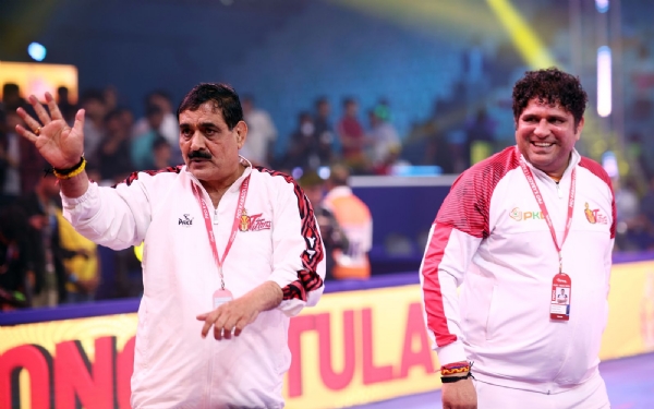 نو سال بعد پلے آف میں پہنچنا تیلگو ٹائٹنز کے لیے ایک تاریخی لمحہ ہے: کوچ کرشن کمار ہڈا نو سال بعد پلے آف میں پہنچنا تیلگو ٹائٹنز کے لیے ایک تاریخی لمحہ ہے: کوچ کرشن کمار ہڈا