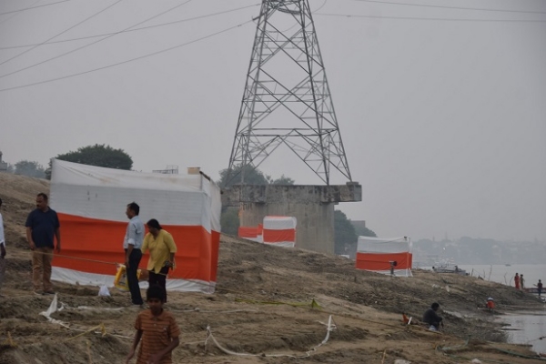 Cyclone Montha effect in Varanasi, rain down temperature Cyclone Montha effect in Varanasi, rain down temperature