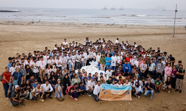 400 VOLUNTEERS REMOVE TWO TONNES OF PLASTIC FROM JUHU   BEACH 400 VOLUNTEERS REMOVE TWO TONNES OF PLASTIC FROM JUHU   BEACH