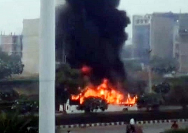 Moving bus turns into a ball of fire in Gurugram Moving bus turns into a ball of fire in Gurugram